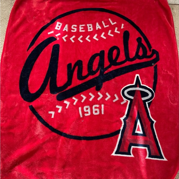 ANGELS GEAR PACKAGE OR INDIVIDUAL PURCHASE - Picture 3 of 3